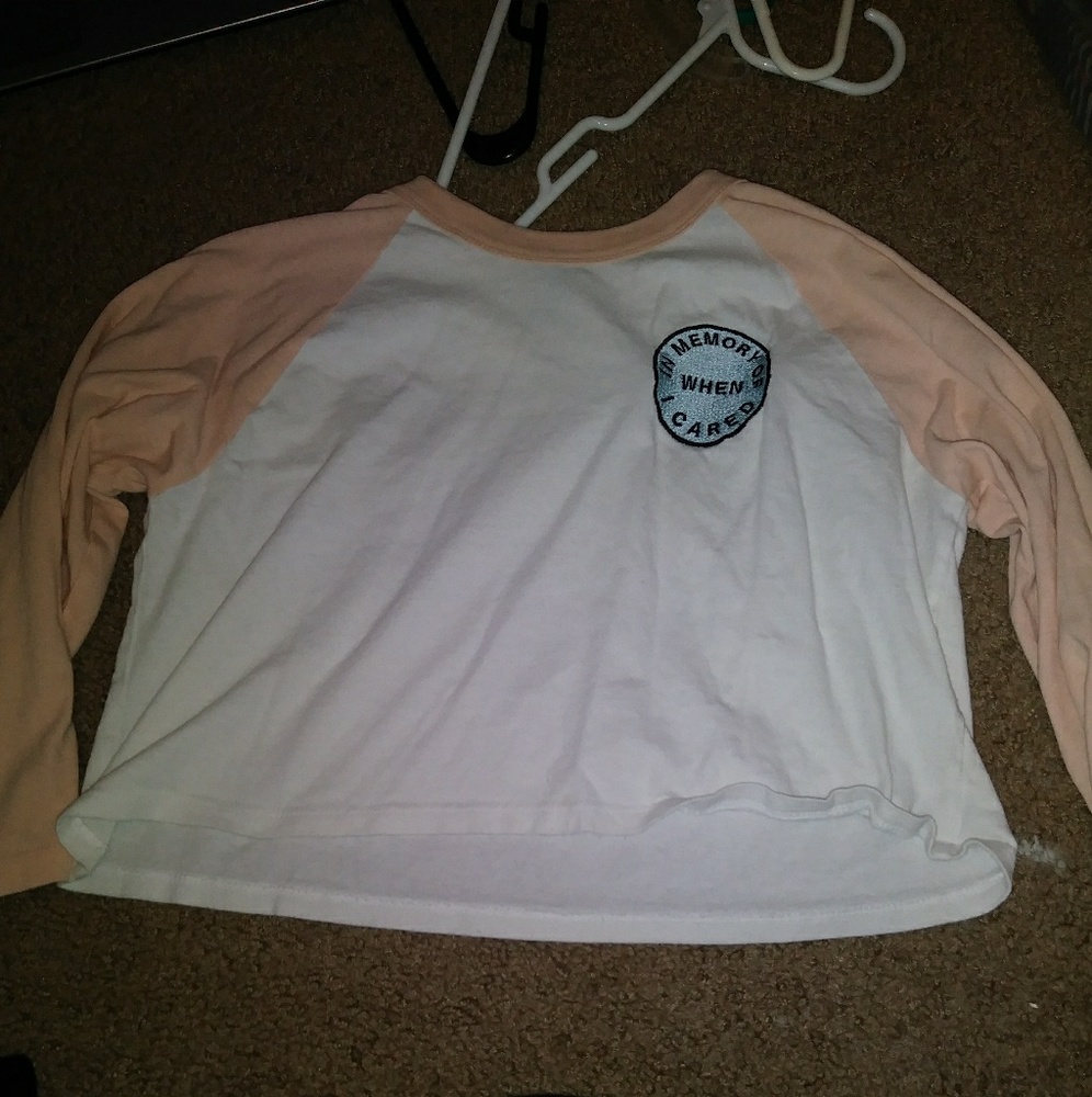 Cropped T-shirt.